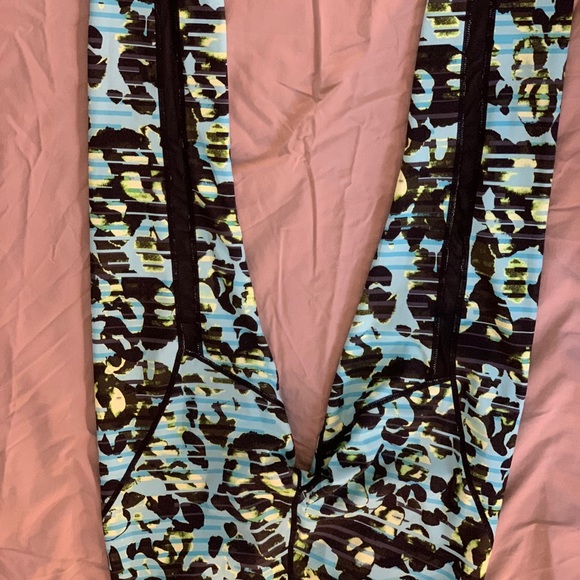 zella leggings midi length (xs) - Picture 3 of 3